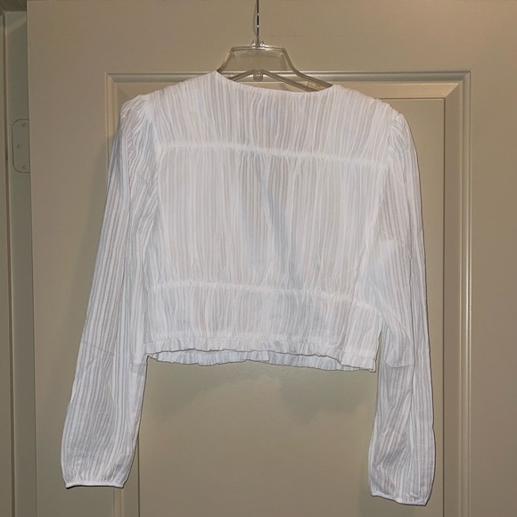 Express textures ruffle button front crop top long sleeve size Medium - Picture 4 of 5